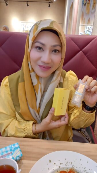 happy customer review lipstick